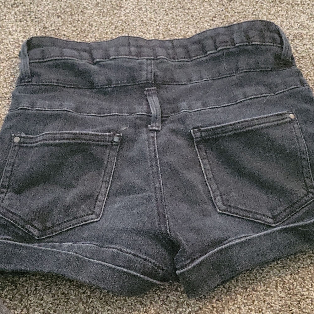 Shorts - Picture 2 of 3